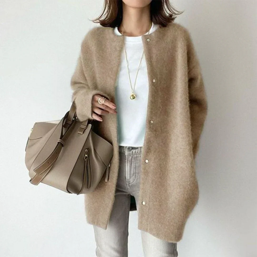AMANDINE™ - Geknöpfte Wollstrickjacke mit langen Ärmeln