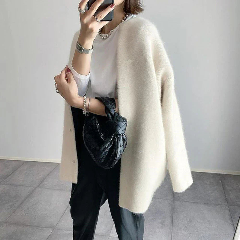 AMANDINE™ - Geknöpfte Wollstrickjacke mit langen Ärmeln