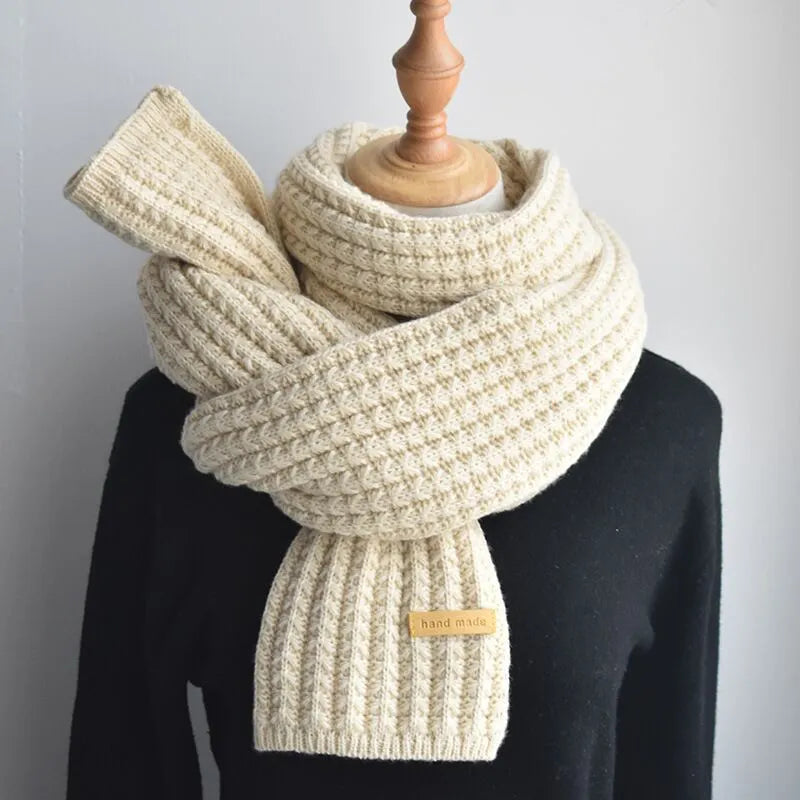 Eleganter Wollschal - HAND MADE