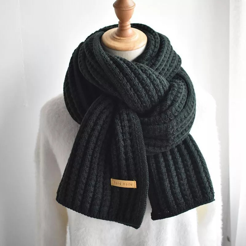 Eleganter Wollschal - HAND MADE