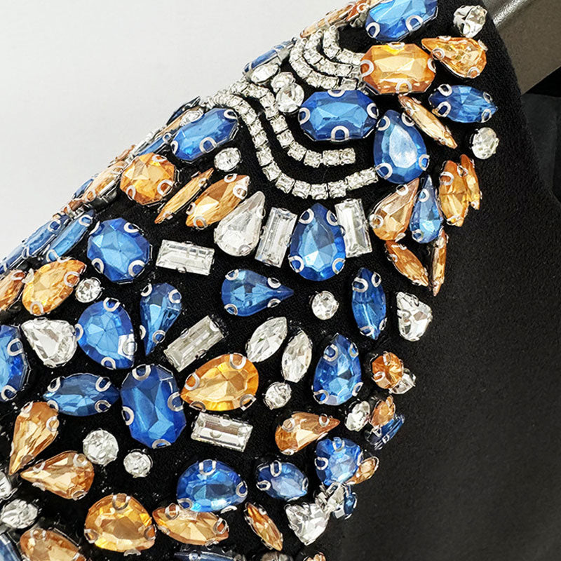 Glitzerndes, mit Kristallen verziertes, Schulter-Midikleid